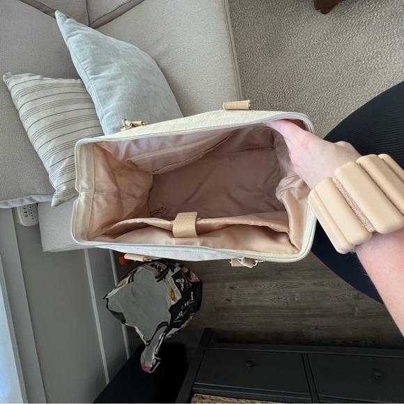 BEIS mini weekender in beige - good condition - Picture 8 of 10